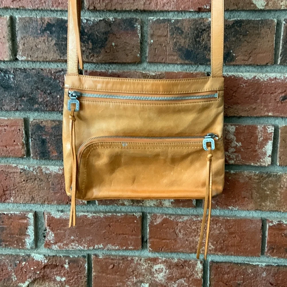 Hobo Vintage The Original Tan Leather Crossbody Bag
